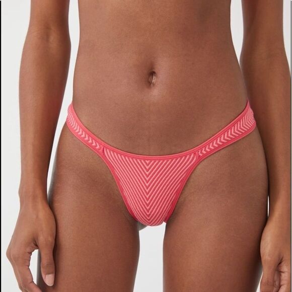 NEW (3) Out From Under Urban Outfitters UO Engineered Seamless Thong Panties XL - Picture 2 of 4